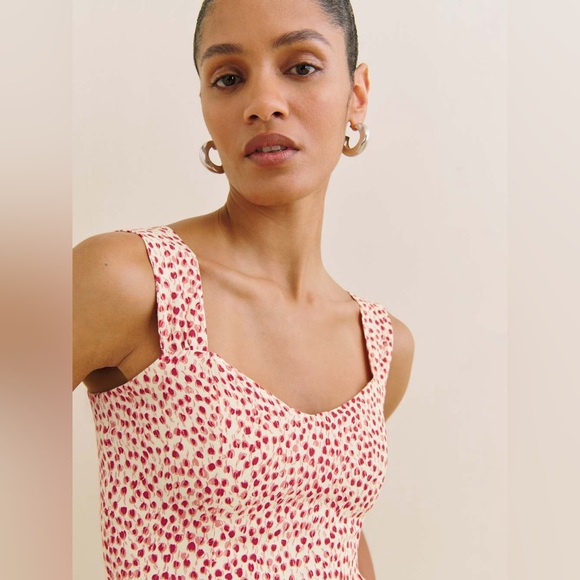 Reformation Tops - NWT Reformation Hester Top